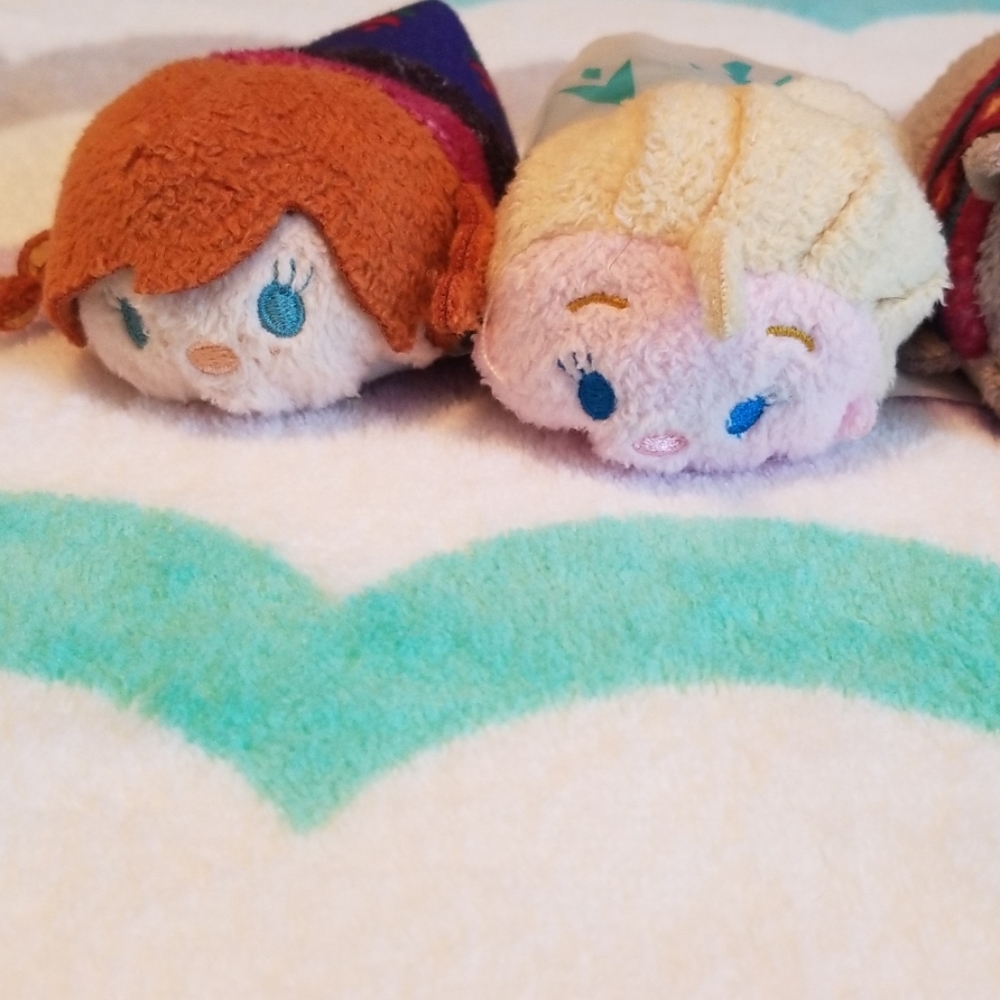 Disney Tsum Tsum Plush Kids Frozen Set of 4 - Picture 4 of 4